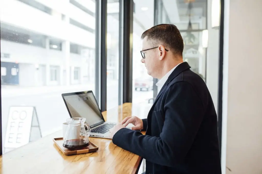 Directeur de l'experience client metier